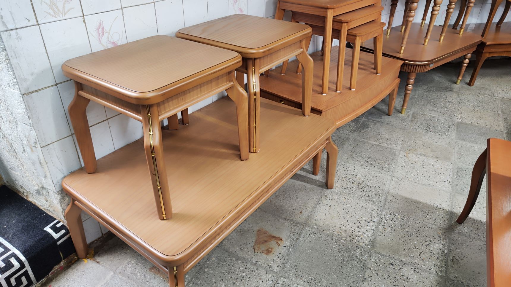 جلومبلی عسلی چوبی 